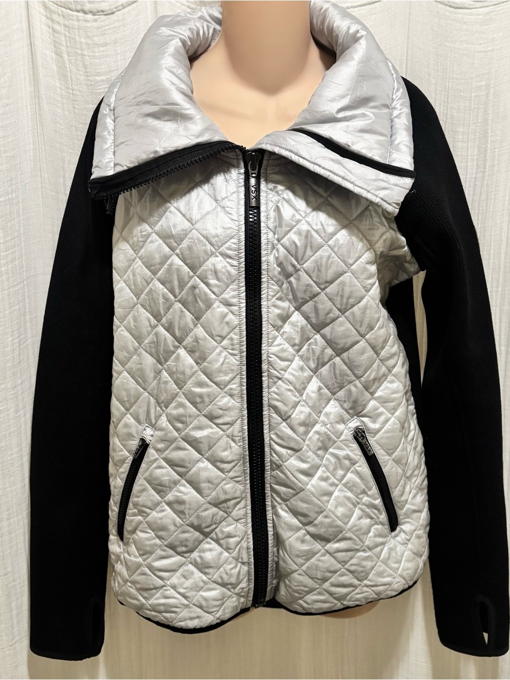 VSX Women's Quilted Full-Zip Jacket w/ Pockets Black/Silver Knit Size M